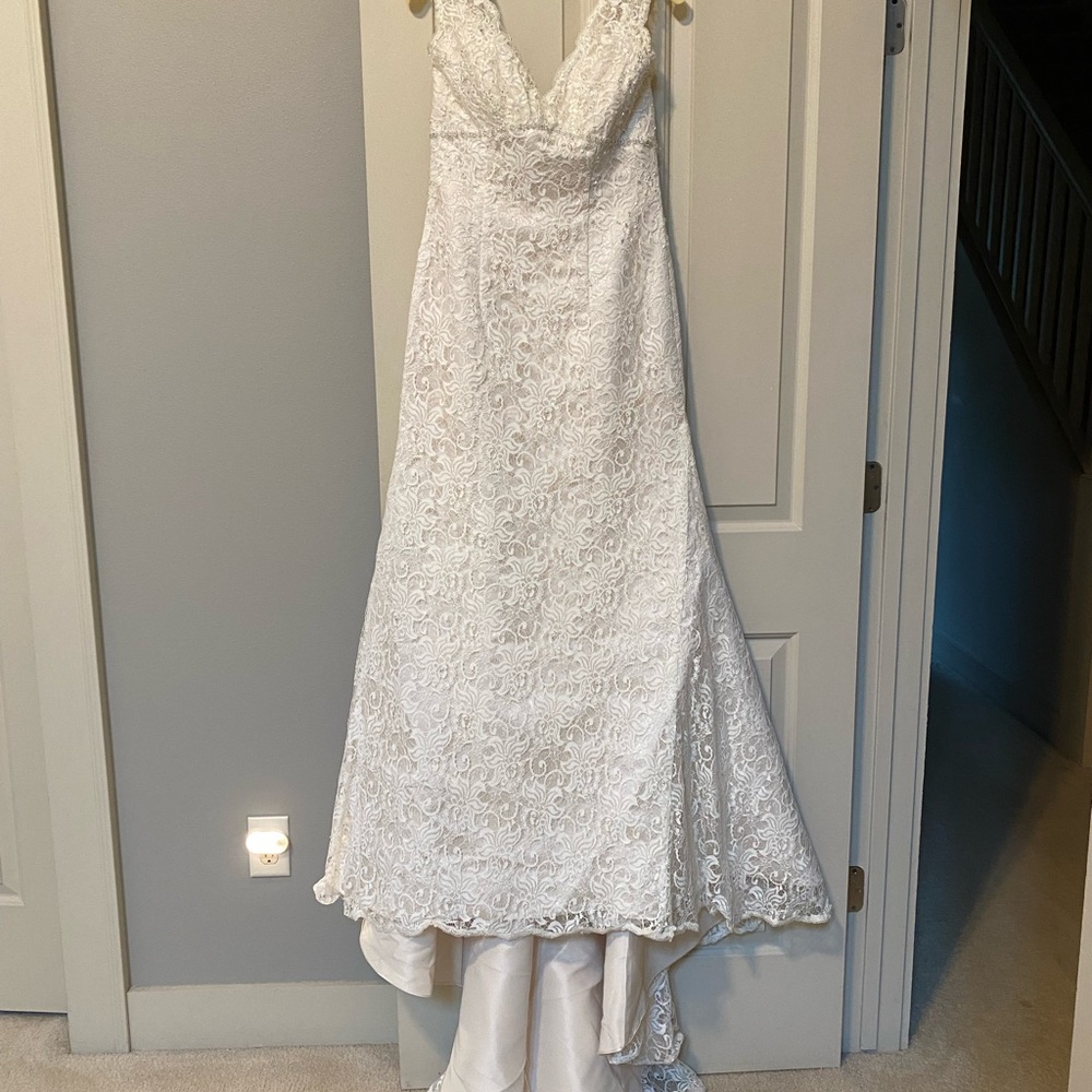 David's Bridal White Lace Wedding Dress